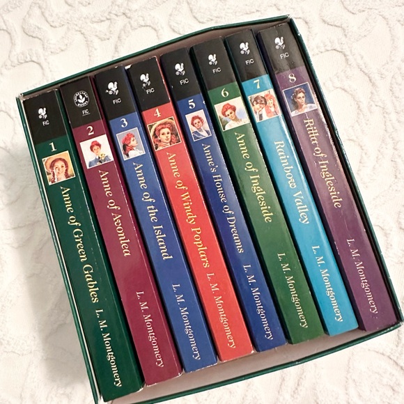 Anne Of Green Gables Book Set - Picture 1 of 2